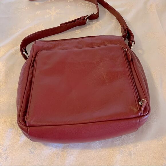 Vintage Wilsons Red Leather Crossbody Handbag 3 Compartments Wallet Area Zip Up - Picture 2 of 8